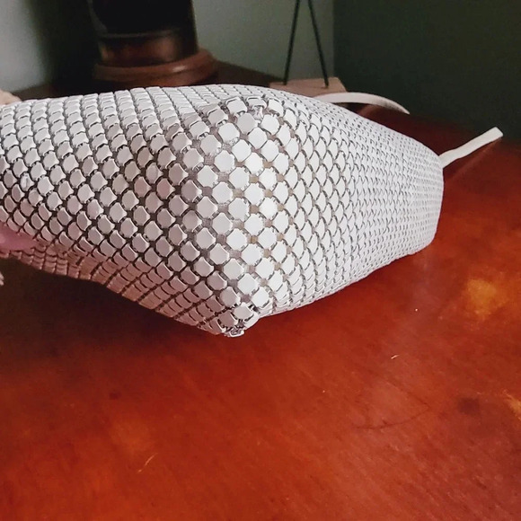 Vintage Whiting and Davis Ivory Enamel Metal Mesh & Leather Shoulder Bag - Picture 9 of 13